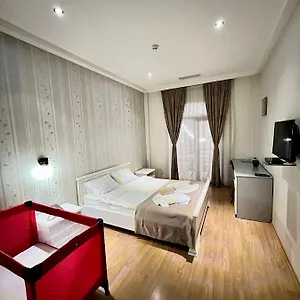 Granada And Restaurant Отель Тбилиси